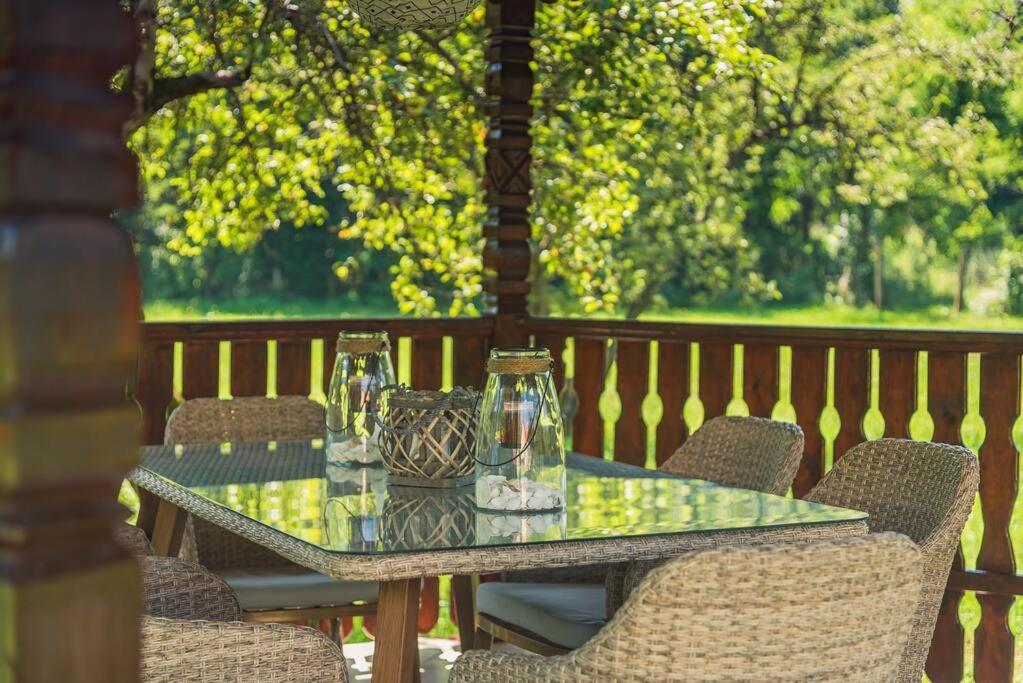 Horace Guesthouse Pool & Hot Tub & Bikes & River Dejani Luaran gambar
