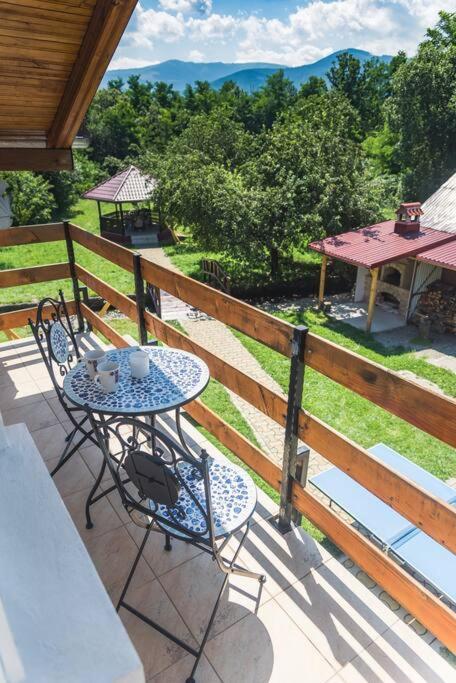 Horace Guesthouse Pool & Hot Tub & Bikes & River Dejani Luaran gambar